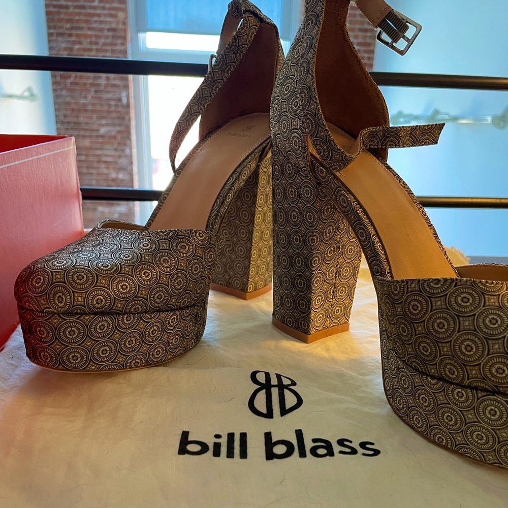 Bill Blass Ellie Platform in Gold